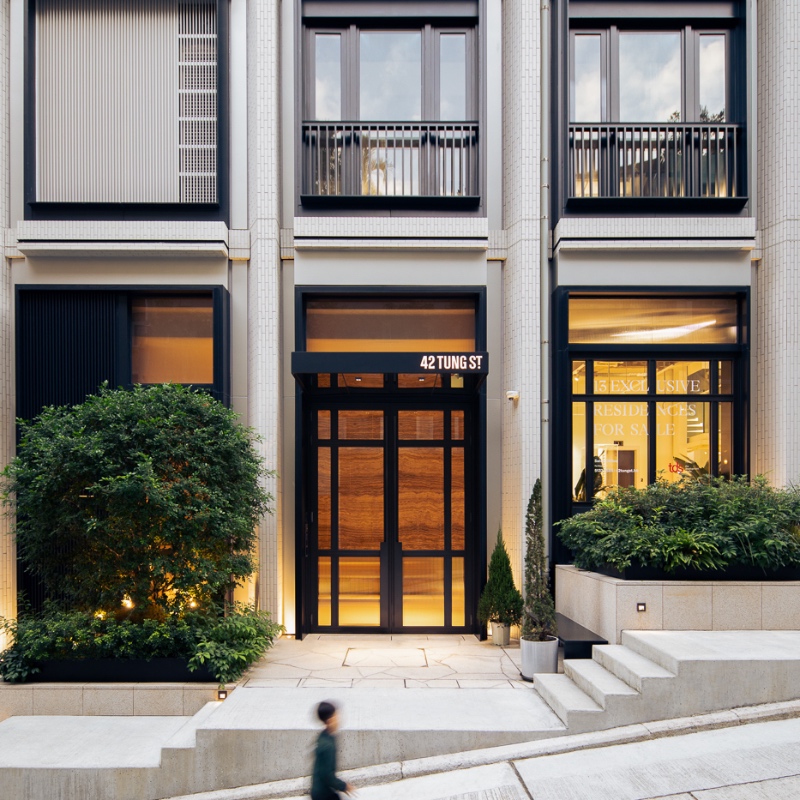 42 Tung St.